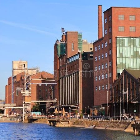 City Apartment Duisburg 1#Netflix &Wlan &Kingsize Bett &Kaffee Maschine & Central & 500M Innenhafen & 2 Min U Bahn 외부 사진