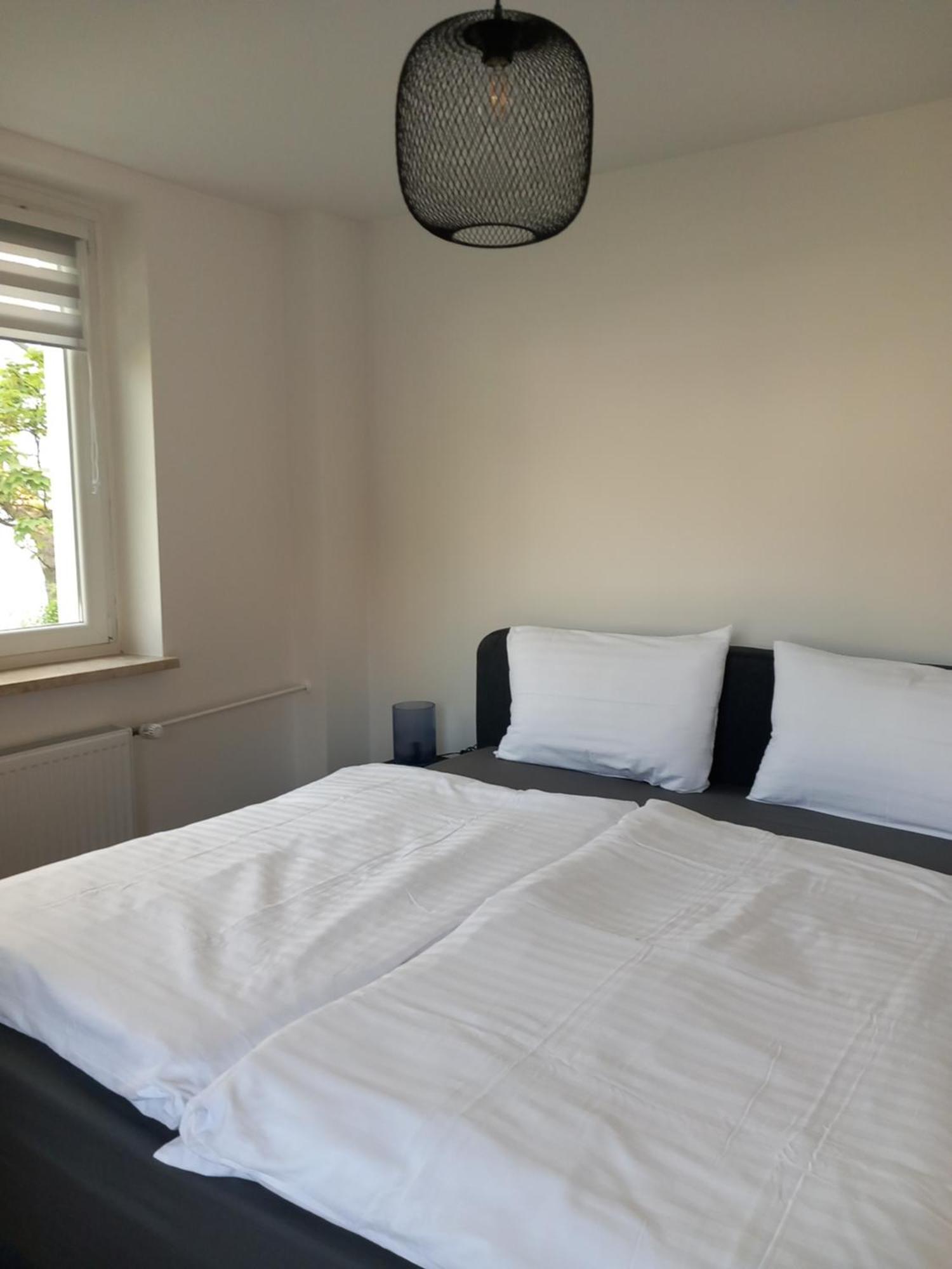 City Apartment Duisburg 1#Netflix &Wlan &Kingsize Bett &Kaffee Maschine & Central & 500M Innenhafen & 2 Min U Bahn 외부 사진