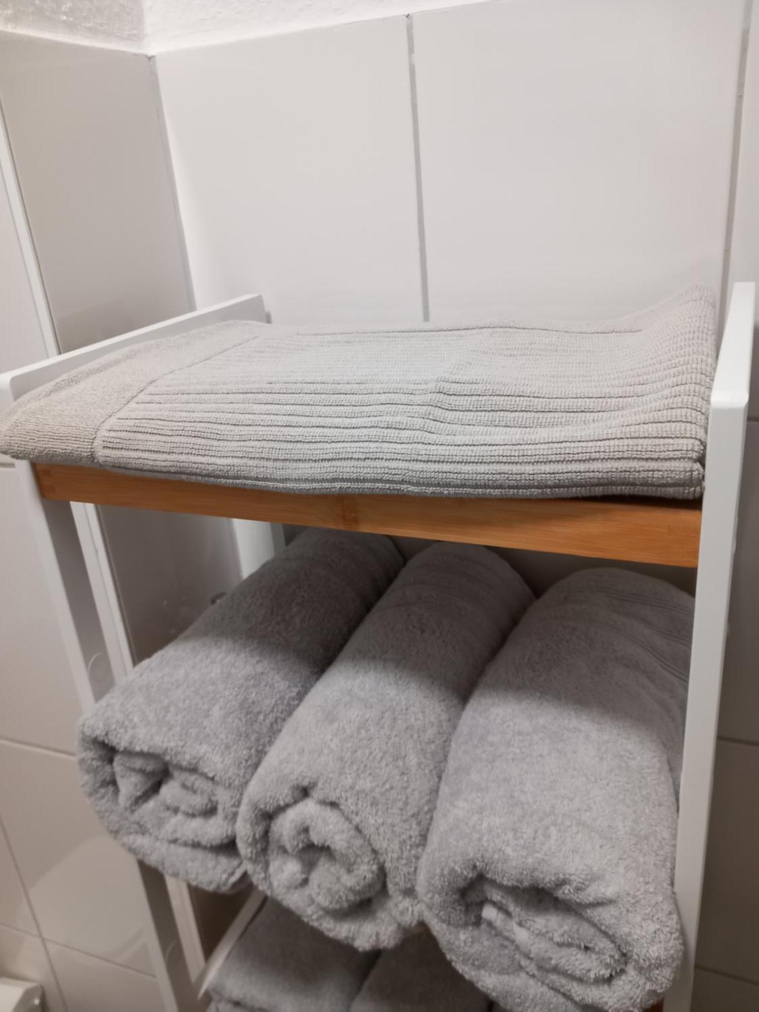 City Apartment Duisburg 1#Netflix &Wlan &Kingsize Bett &Kaffee Maschine & Central & 500M Innenhafen & 2 Min U Bahn 외부 사진