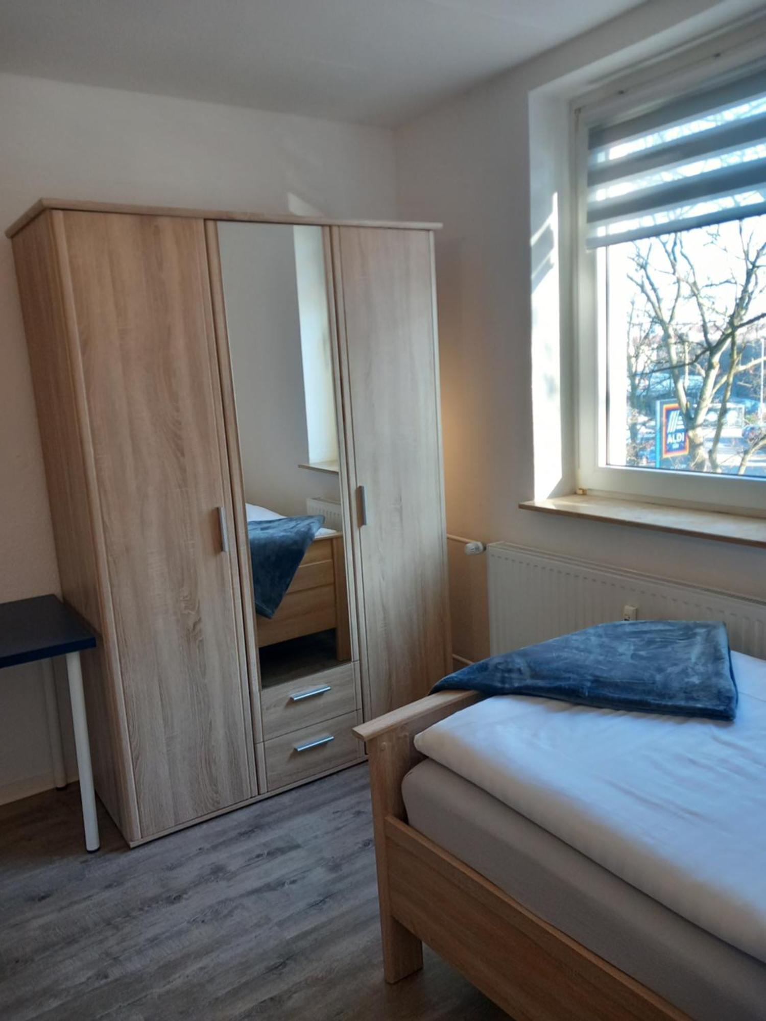 City Apartment Duisburg 1#Netflix &Wlan &Kingsize Bett &Kaffee Maschine & Central & 500M Innenhafen & 2 Min U Bahn 외부 사진