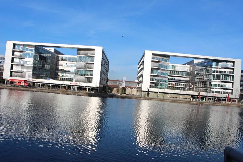 City Apartment Duisburg 1#Netflix &Wlan &Kingsize Bett &Kaffee Maschine & Central & 500M Innenhafen & 2 Min U Bahn 외부 사진